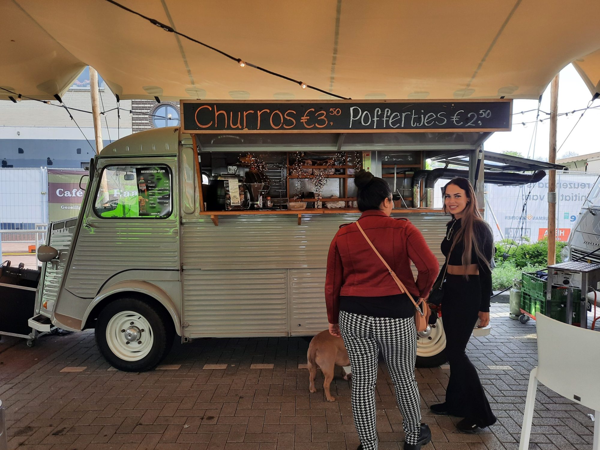 foodtrucknoord-HY-uitgifte.jpg